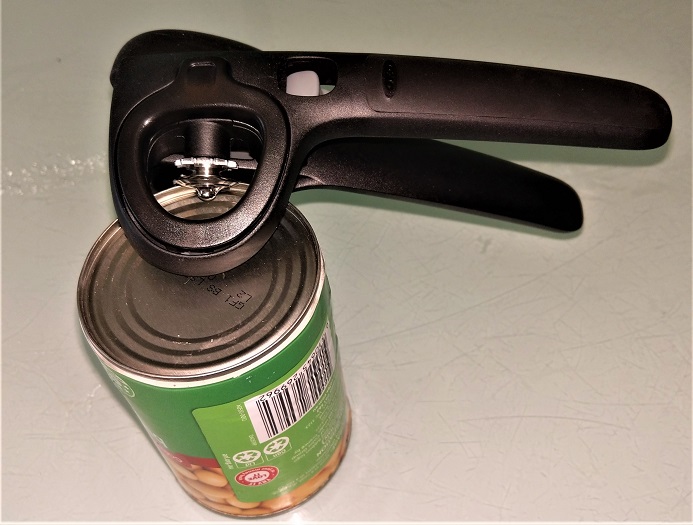 Can Opener Locking with lid catch OXO Good Grips allows you to safely